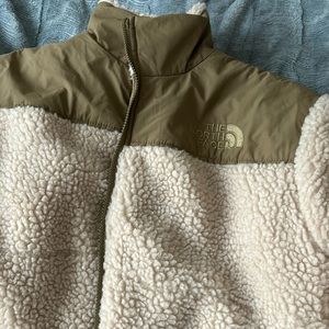 NORTH FACE REVERSIBLE PUFFER